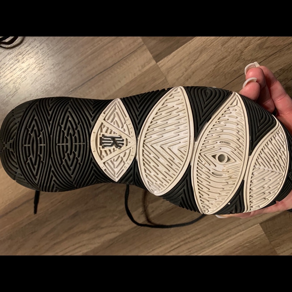 Basketball Shoes- - Picture 5 of 5